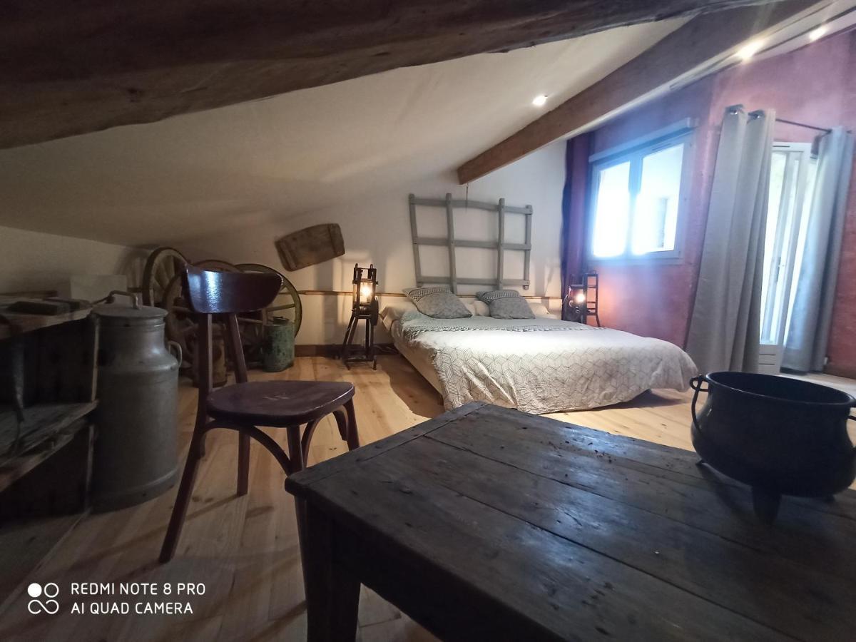 ホテル Le Moulin De Chamambard Saint-Denis-les-Bourg エクステリア 写真